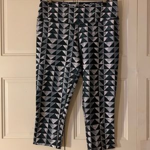 Nike Dri - Fit Graphic Capri